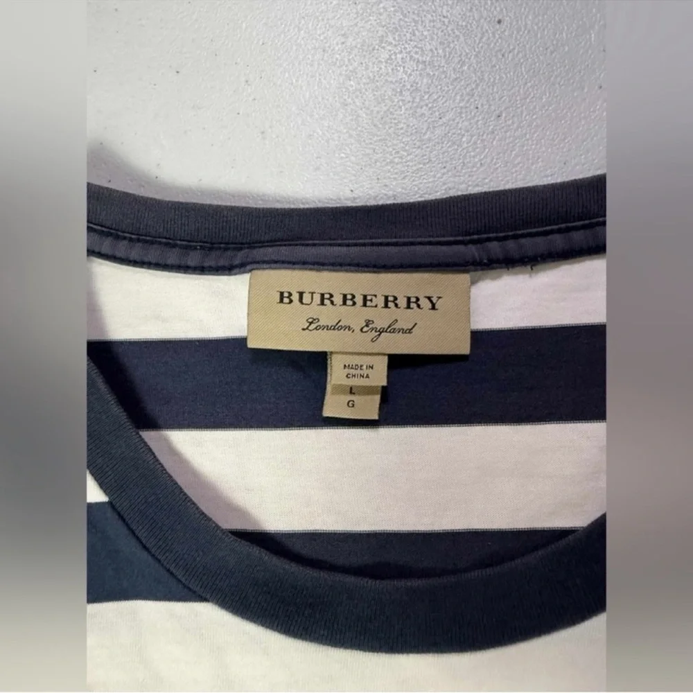 Burberry Signature Logo Striped T-Shirt - White T-Shirts, Clothing Sz L USED - Picture 3 of 9